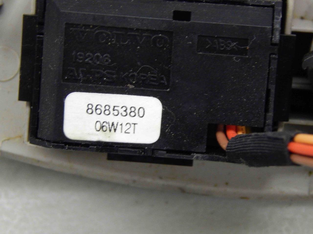 #125 04 05 06 07 Volvo S40 Traction / Power Outlet 12V STC Trim 8686026 OEM - Image 5