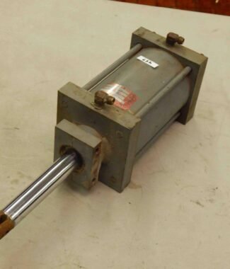 #457 CYL-TEC Hydraulic Cylinder 4" Bore 5" Stroke 1" Shaft 1/2" Ports