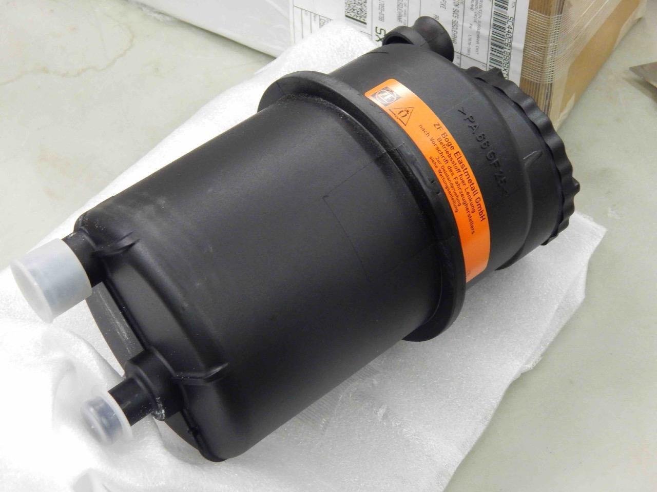 BAE ZF General Dynamics R0080025 2530-01-557-5769 Steering Pump Reservoir Assy - Image 4
