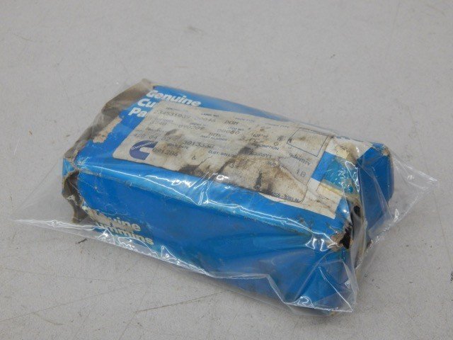 Cummins 3013338 Crosshead Valve (Lot of 6)