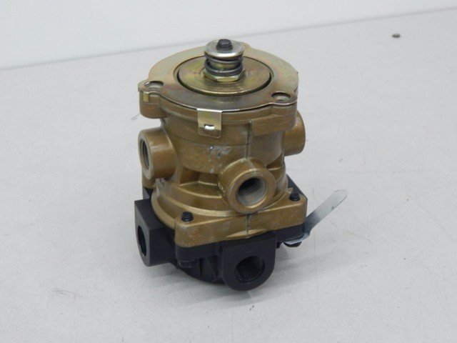 Haldex N30099LB, 4820001150239, E6 Foot Brake Valve, Flow Control Valve Assembly - Image 3