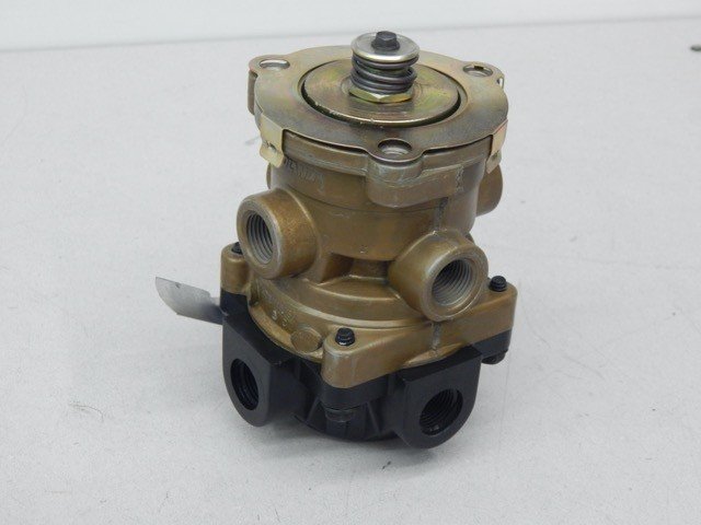 Haldex N30099LB, 4820001150239, E6 Foot Brake Valve, Flow Control Valve Assembly - Image 4