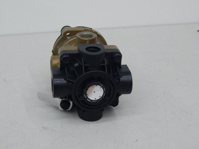 Haldex N30099LB, 4820001150239, E6 Foot Brake Valve, Flow Control Valve Assembly - Image 5