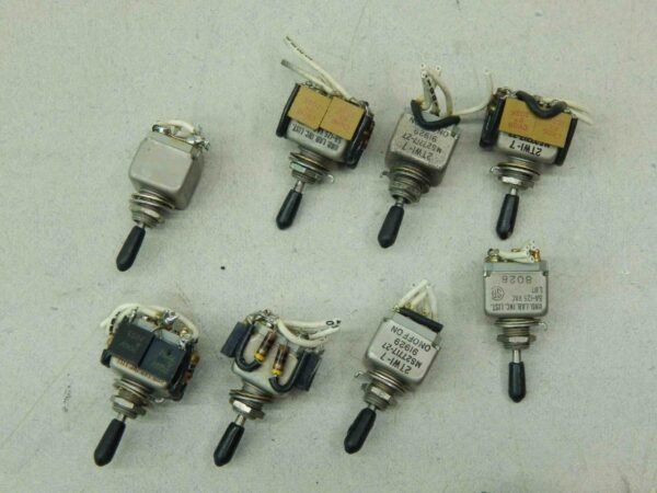 Mixed Lot of 10 Toggle Switch  8x Monetary 3 Position Return-To-Center 2x On/Off - Image 3