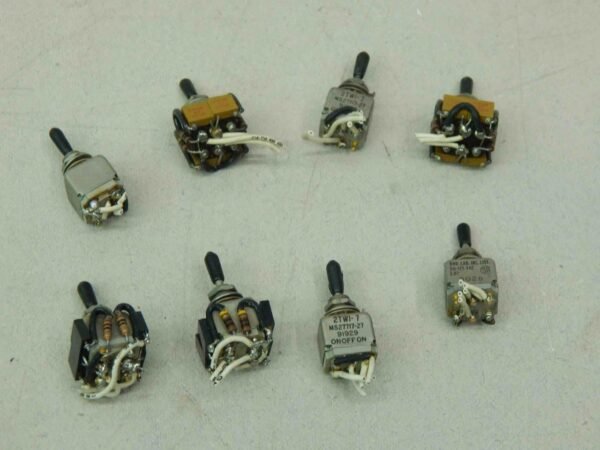 Mixed Lot of 10 Toggle Switch  8x Monetary 3 Position Return-To-Center 2x On/Off - Image 4