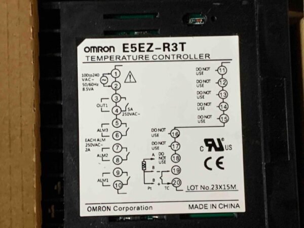 Omron E5EZ-R3T Temperature Controller ​Multi Range 100 to 240 VAC - Image 5