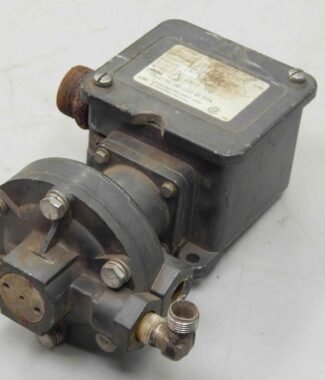 #686 United Electric Controls H105K Differential Pressure Controller Switch