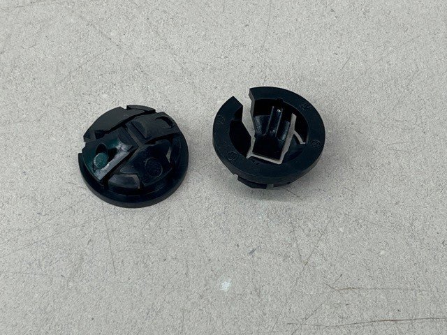 Arlington NM95, 3/4", Plastic, Cable Push-In Button Connector (Lot of 10) - Image 2