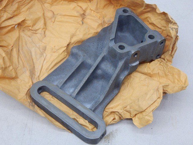 OEM Cummins 3040241 Fan Support L10 Mechanical Engine Bracket - Image 4