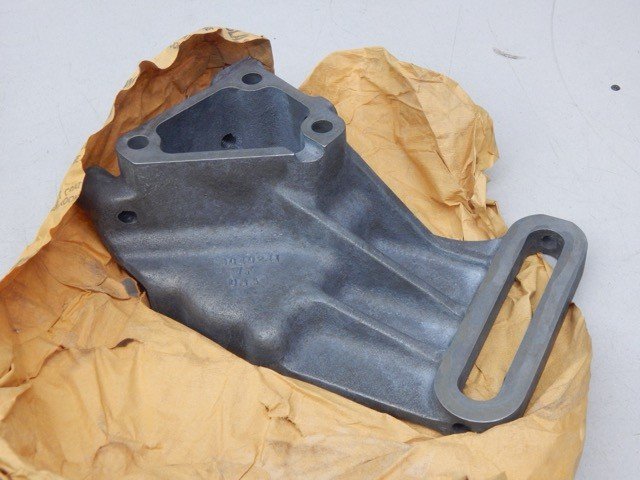 OEM Cummins 3040241 Fan Support L10 Mechanical Engine Bracket - Image 5