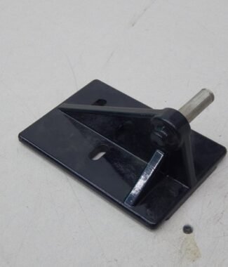 GM 2083965, 10057N, 2083963 Bracket Assembly Exit Door Lower Flat