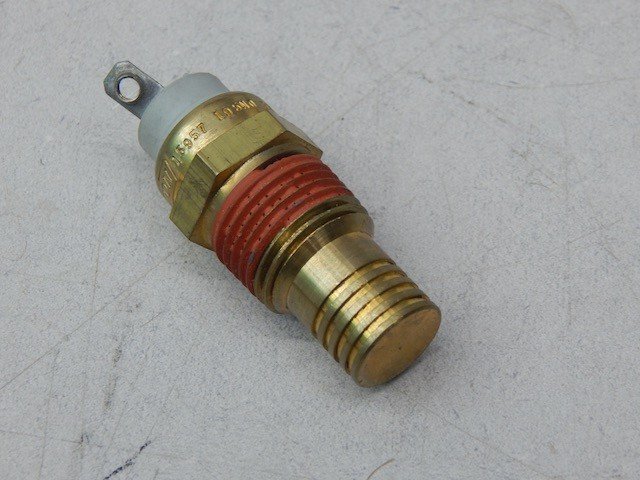 Horton 993653, P-2296, 15957, 195N0, 3500, 88–15–0040, 195° Temperature Switch