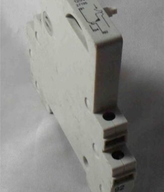 Merlin Gerin MG-27135 Audiliary Switch  27135  415V 1A 125V