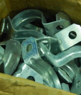 American Fittings Corp CSR1501, 1-½” Rigid One Hole Steel Straps (50 Per Box)