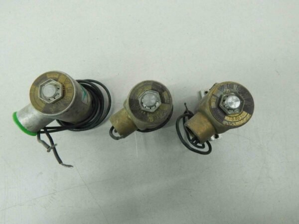 Versa Valve 21, Solenoid Valve, 100PSI, 115 V ​(Lot of 3) - Image 3