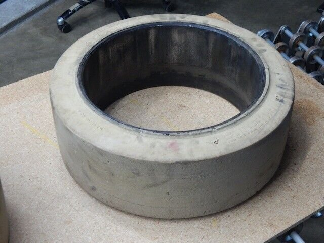 Maine Tire 18x6x12-⅛, Forklift Tire, Solid, Press-on, White, Non-Marking, Smooth - Image 5