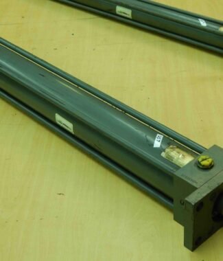 Miller HV 81B4B Stroke 22" Bore 2-1/2" Rod 1" 1560 PSI Hydraulic Cylinder