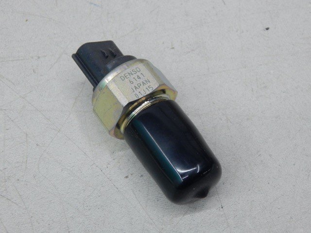OEM Genuine John Deere RE520930, 6620015401324, Pressure Transmitter - Image 3