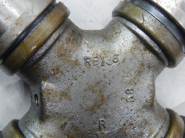 Spicer 5–279X U-Joint Universal Joint Spider - Image 2