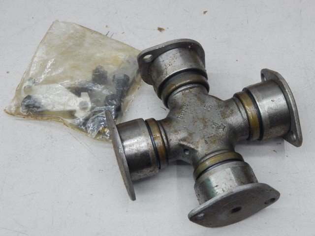 Spicer 5–279X U-Joint Universal Joint Spider