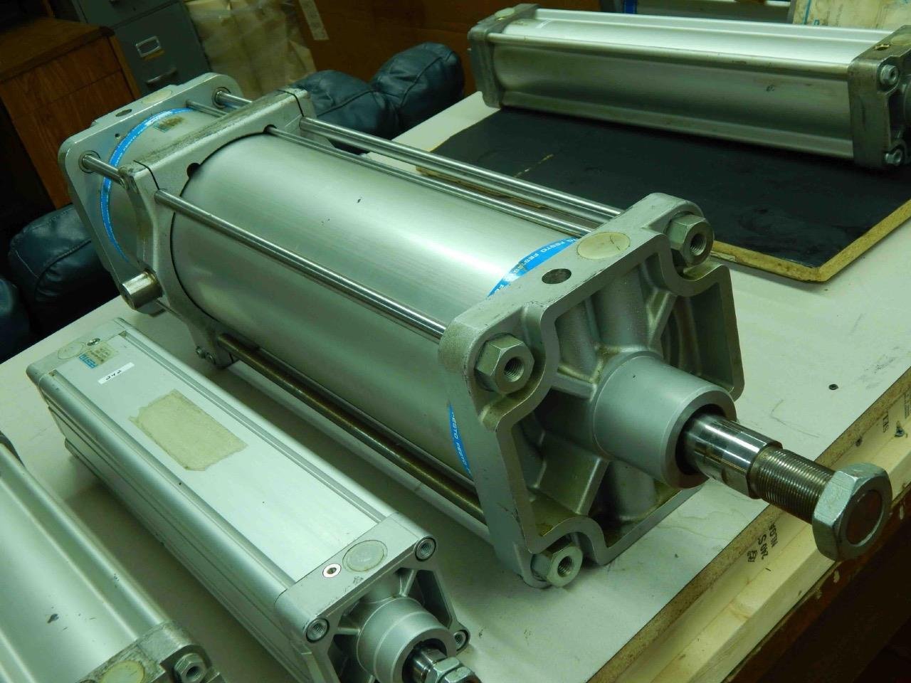Festo DNGZK-200-0610PPV-A PNEUMATIC CYLINDER STROKE 610mm 22-¼, BORE 200mm 7-1/2 - Image 4
