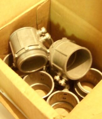 Regal 1-1/2" EMT Connector Set Screw Tight LOT of 8