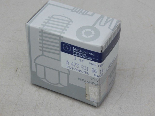 Mercedes-Benz, Dailmer A-673–811–06–14 Mount Bracket Holder Clamp Halter