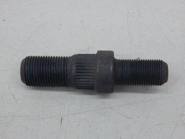 OEM GM 677582 Stud - Image 2