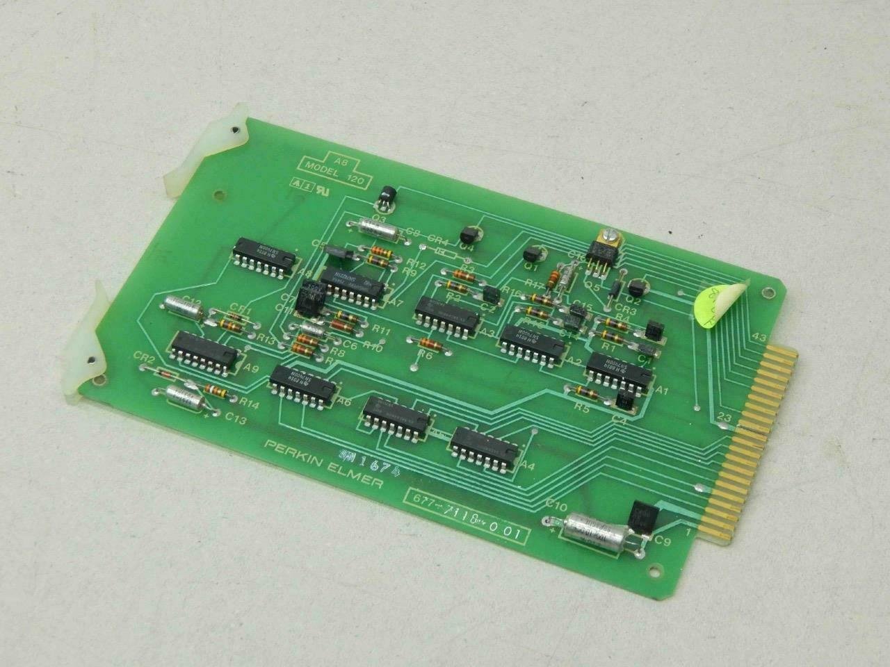 Perkin Elmer 677-7118-001 Circuit Board #01422